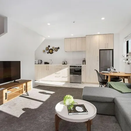 Brand New Opposite Hagley Park Close Cbd Hospital